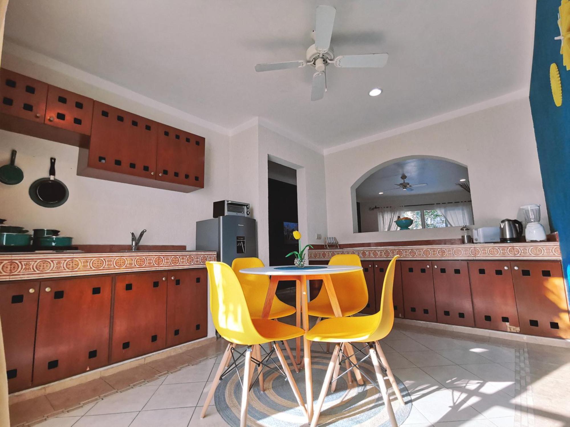 Beautiful & Cozy Near Beach Apartment Pool & Kingsize Bed Cancun Room photo